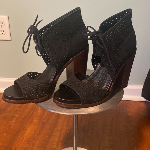 GIANNI BINI GYPSIE DAZE LACE UP BLOCK HEELS - Picture 5 of 8